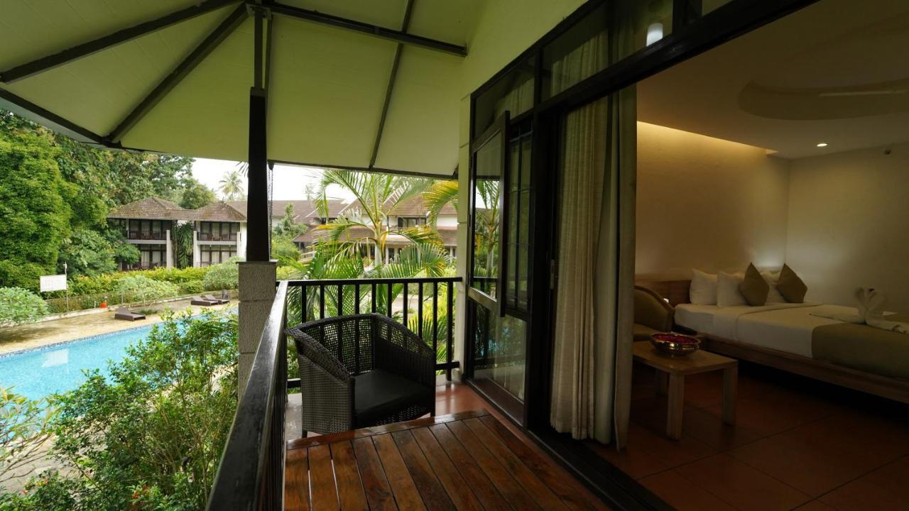Whispering Waters Hotel Malayattur Luaran gambar