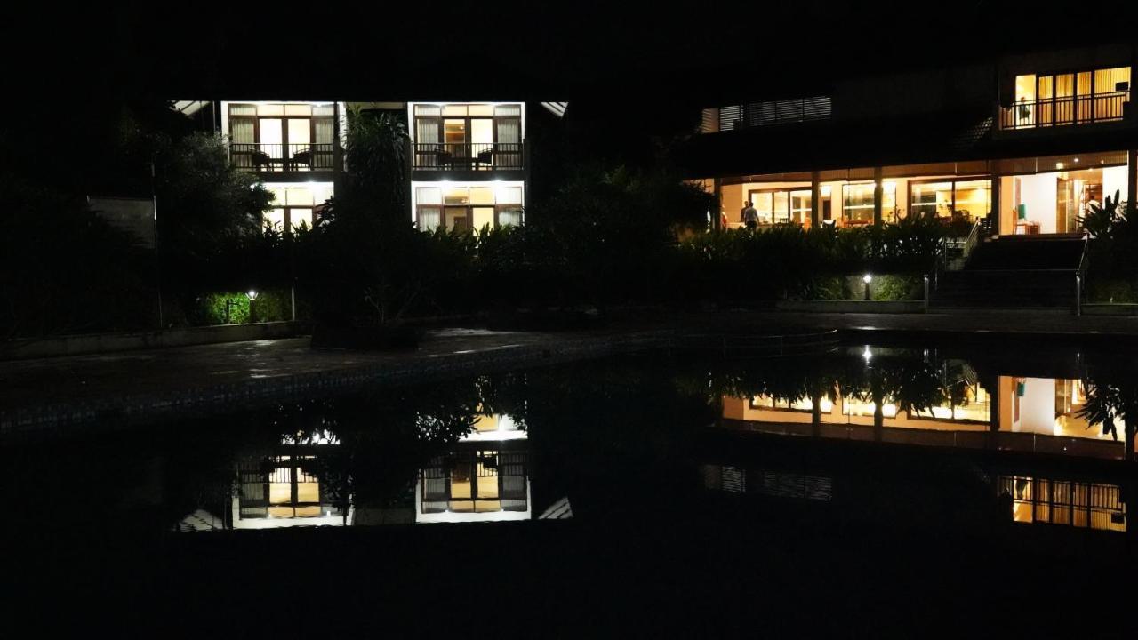 Whispering Waters Hotel Malayattur Luaran gambar